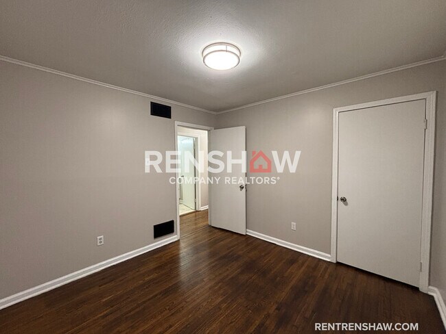 Building Photo - 3238 Kenland Dr