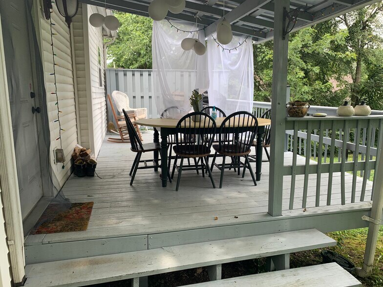 Building Photo - 1426 Harvey St