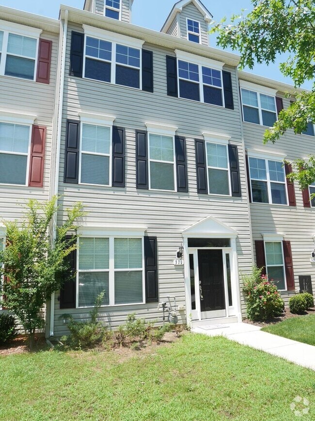 Building Photo - Stunning 3 Bedroom Townhouse Easton, MD