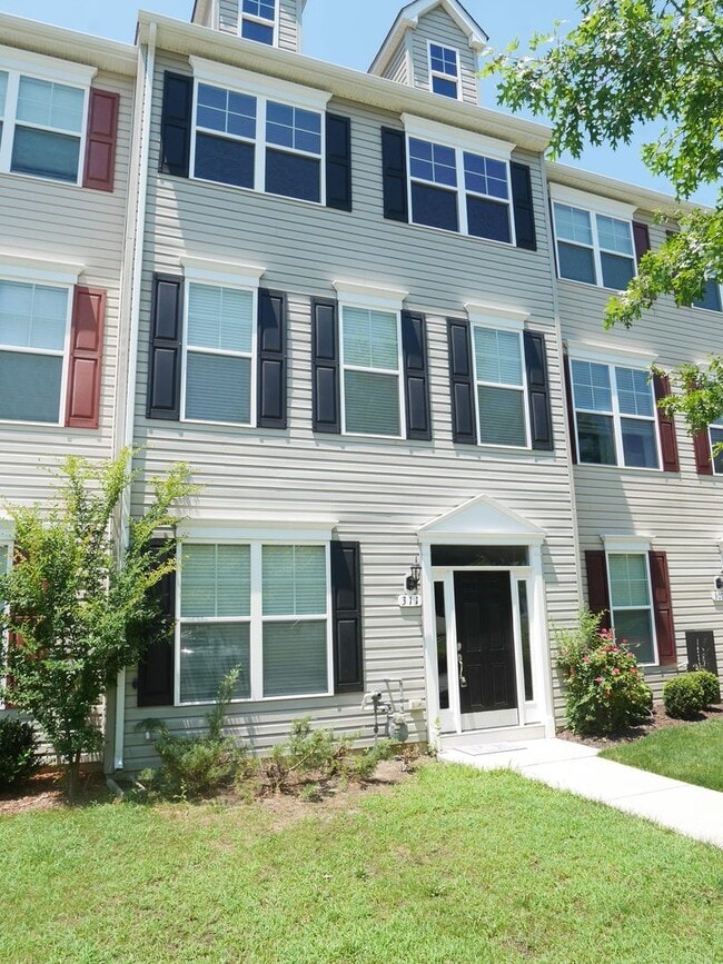 Primary Photo - Stunning 3 Bedroom Townhouse Easton, MD