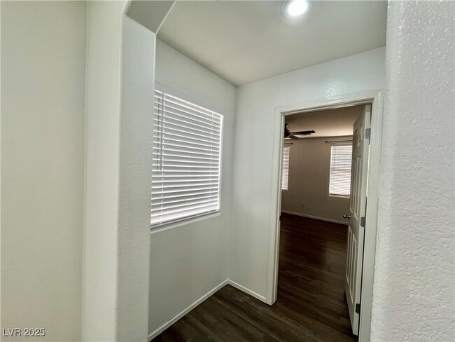 Building Photo - 8074 Kings Ransom St