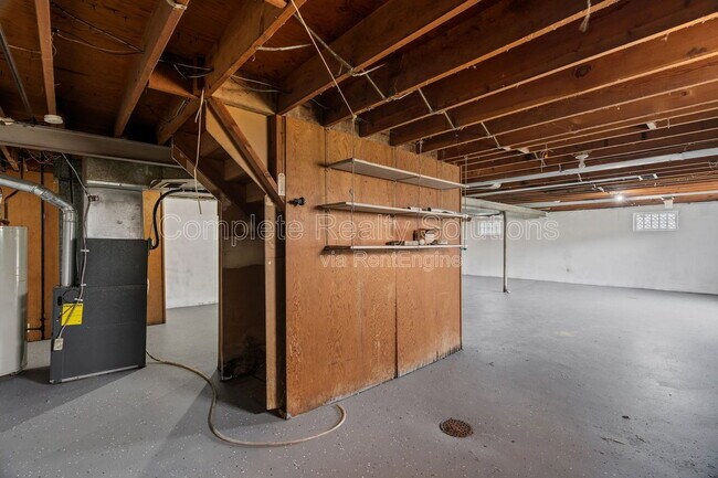 Building Photo - 5150 Wallingford Dr