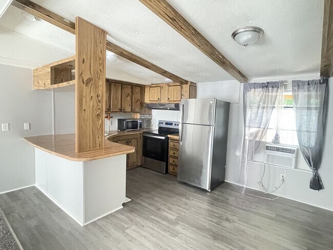 Building Photo - Lovely Home is Quiet Southwest Jacksonvill...