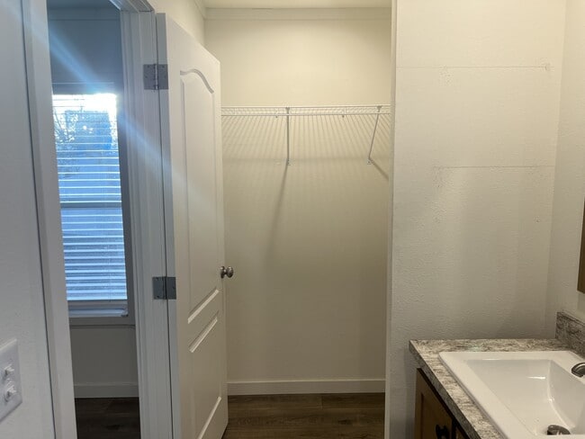 Building Photo - 1416 Huntley