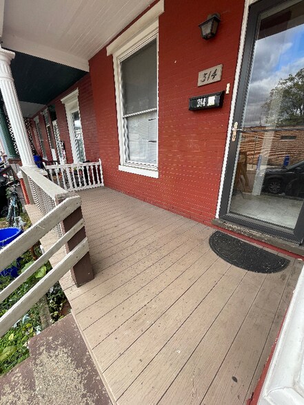 Building Photo - 314 S 15th St