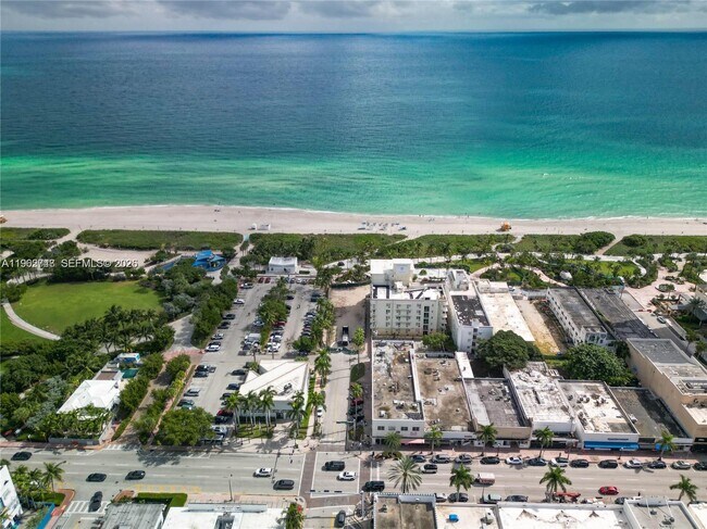 Building Photo - 7435 Harding Ave