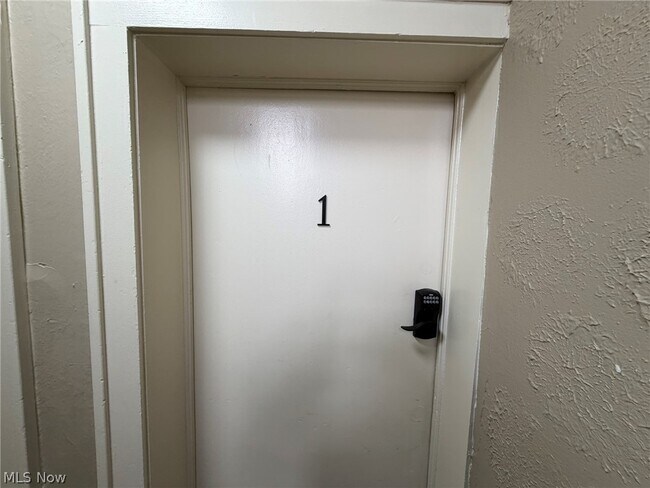 Building Photo - 3186 Euclid Heights Blvd