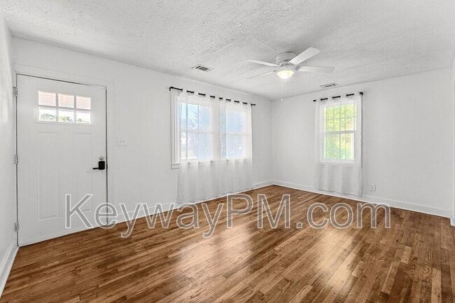 Building Photo - 2014 Lanier Dr