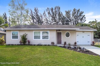 Building Photo - 764 Gelaso St SW