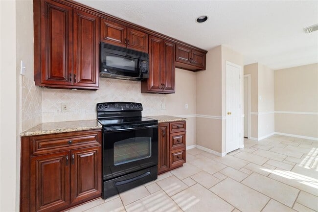 Building Photo - 4219 Margate Dr