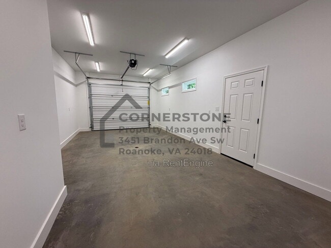 Building Photo - 4514 Buck Mountain Rd