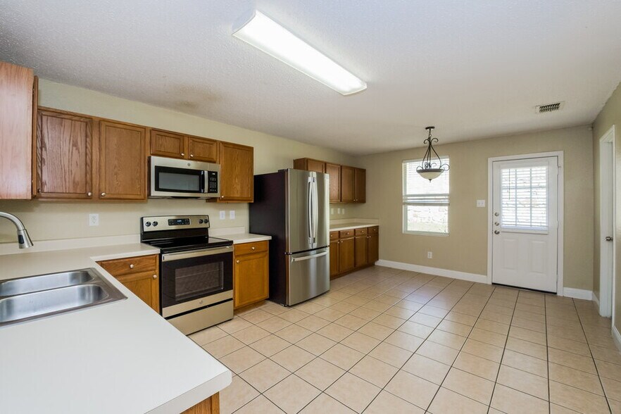 Building Photo - 648 Granite Ridge Dr