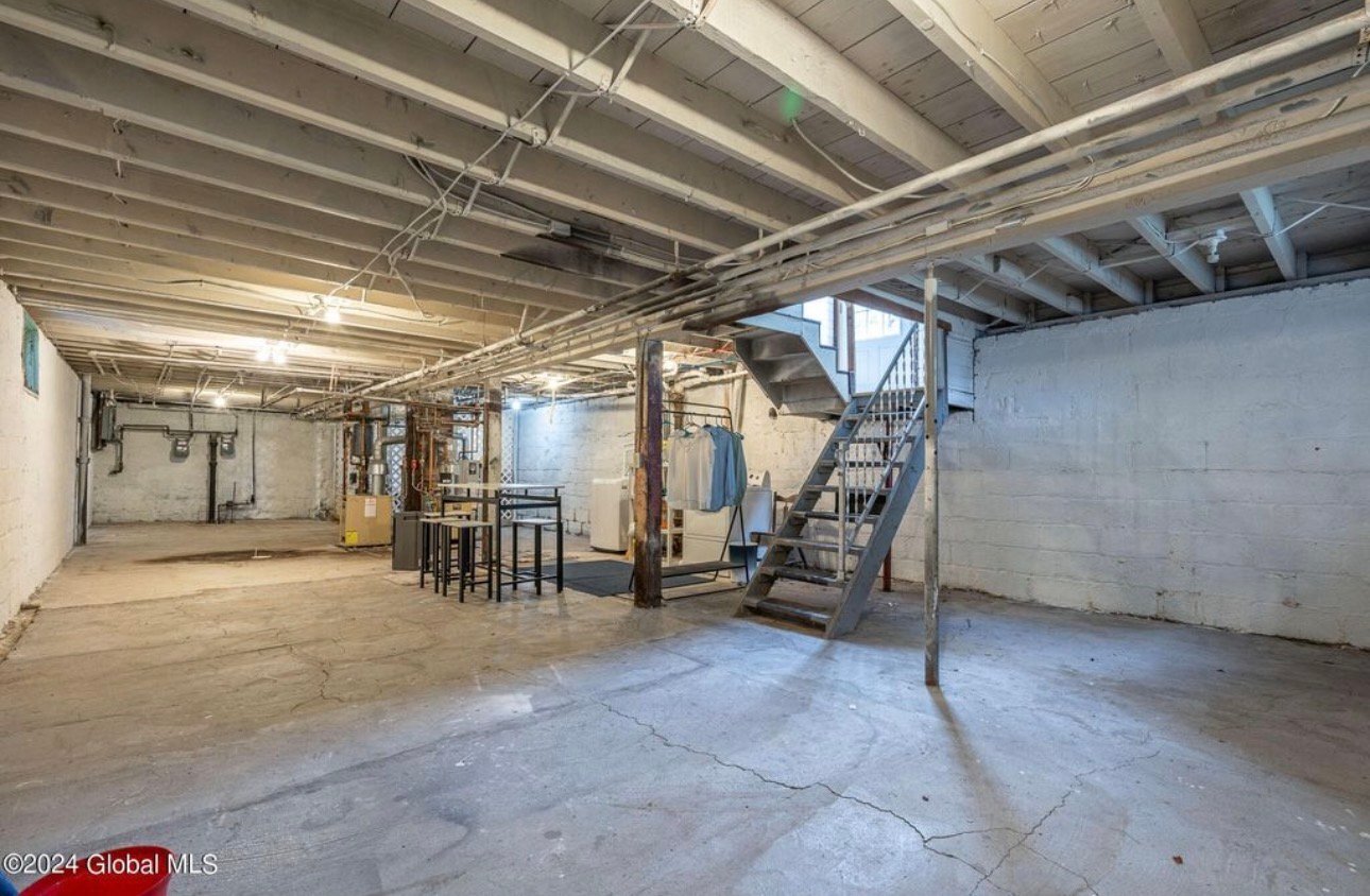 Building Photo - 115 Woodlawn Ave