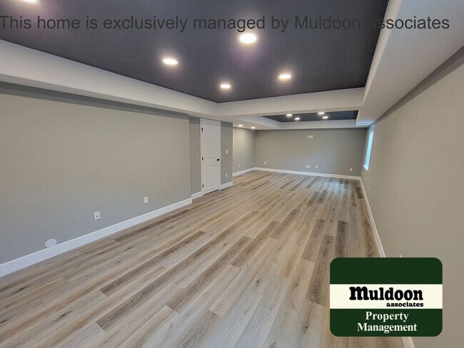 Building Photo - ? Bright & Spacious 3-Bedroom Home w/ 3-Car Garage