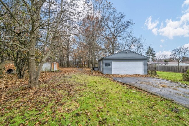 Building Photo - 4730 E 142nd St