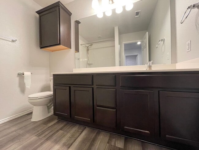 Building Photo - 301 Saddleback Trl