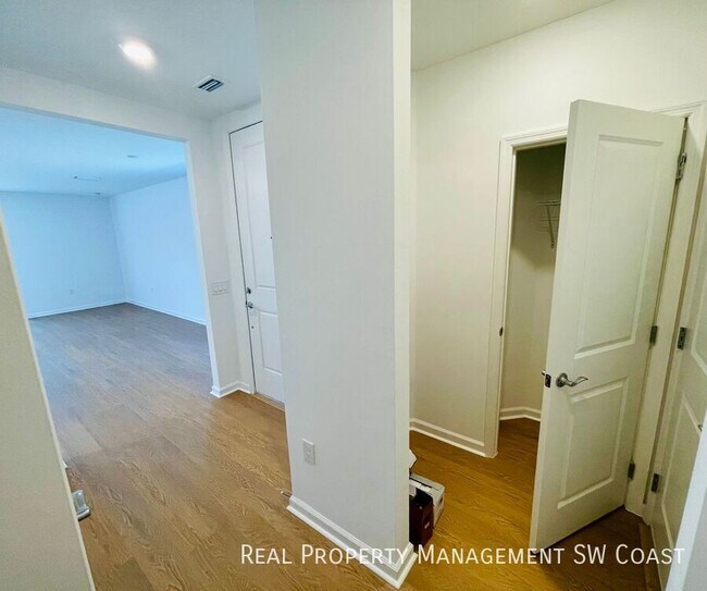 Building Photo - 27851 Solis Grande Dr