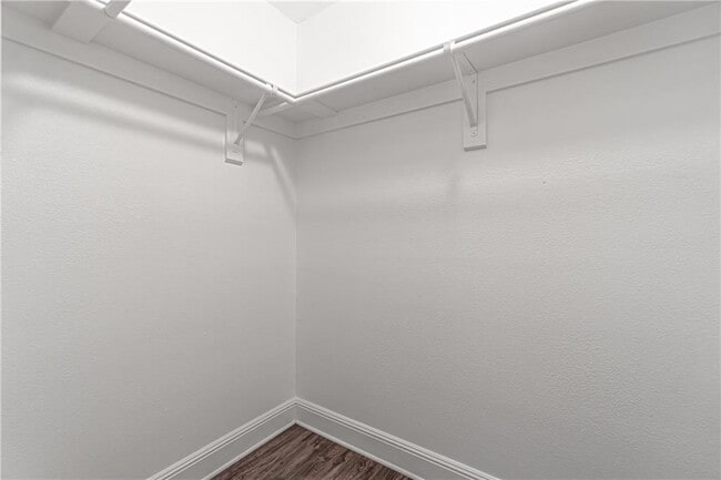 Building Photo - 802 Baker St NW