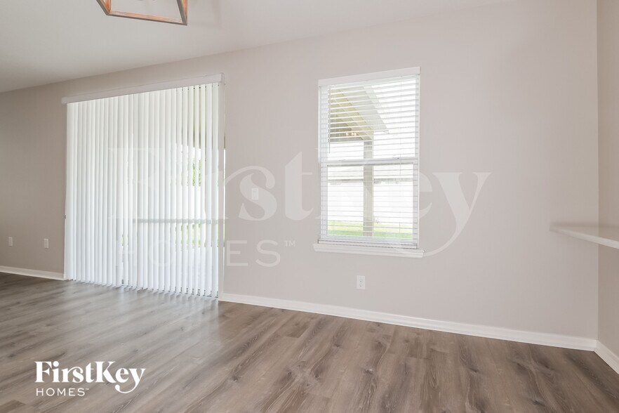 Building Photo - 2000 Remembrance Ave