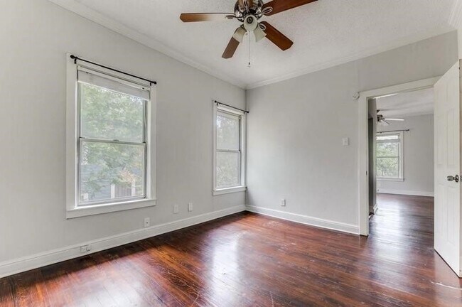 Building Photo - 210 S Rosemont Ave