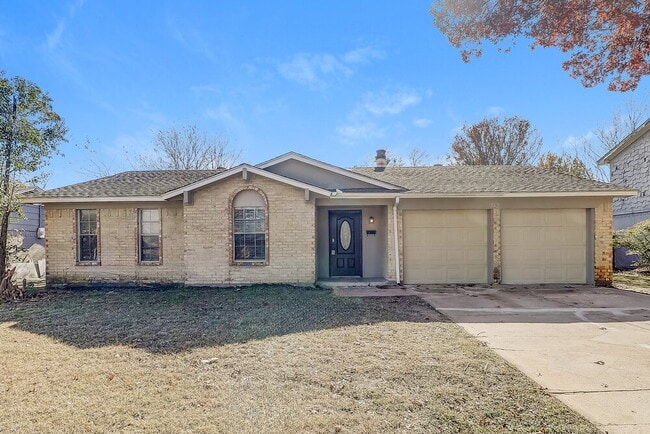 Building Photo - 742 Yale Dr