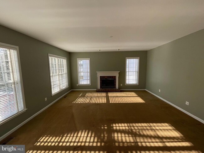 Building Photo - 21330 Meadow Field Ct
