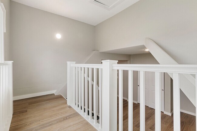 Building Photo - Charming 3BR Home in Heart of Tacoma - Mod...