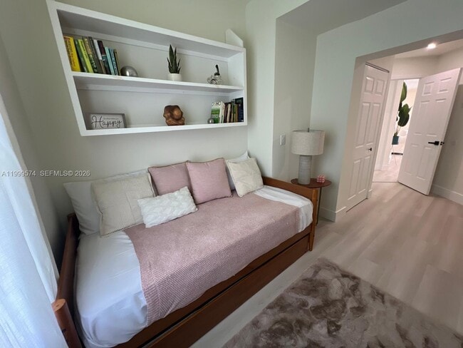 Building Photo - 503 Jackson Ave