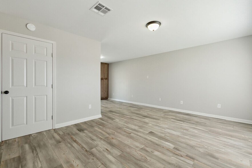 Building Photo - 348 Gerrie Ct