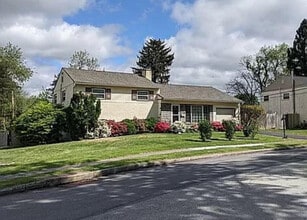 Building Photo - 300 Adams Rd