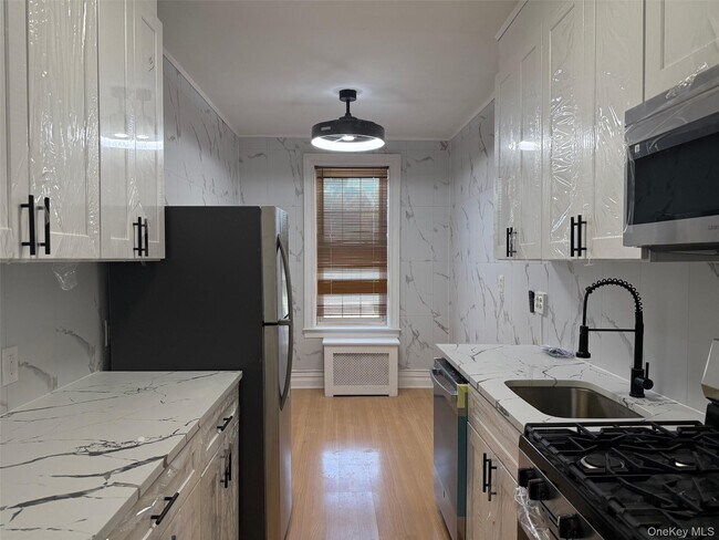 Building Photo - 12 Hamilton Pl