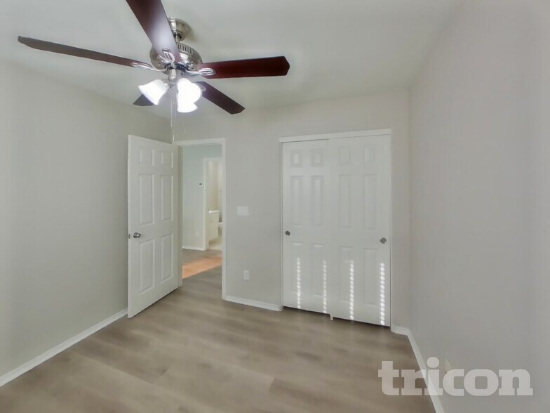 Building Photo - 4432 Santa Clarita Ave