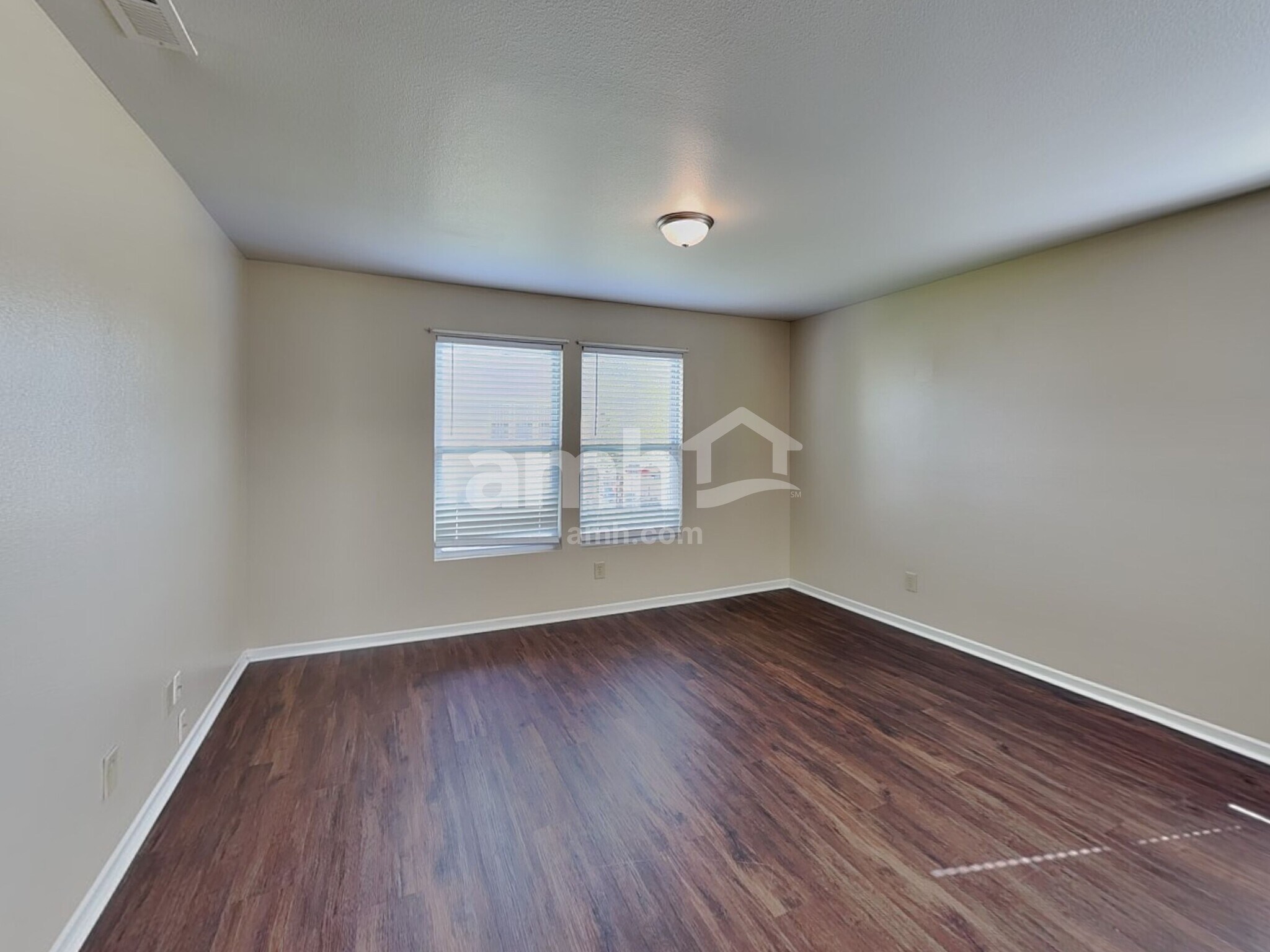 Building Photo - 3347 Hemlock St