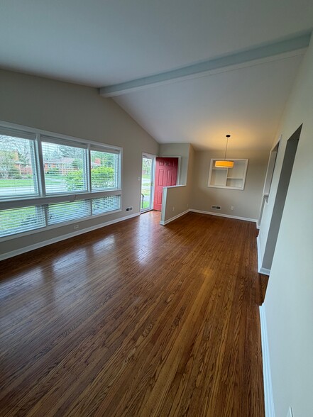 Building Photo - 7408 Lorenzo Ln