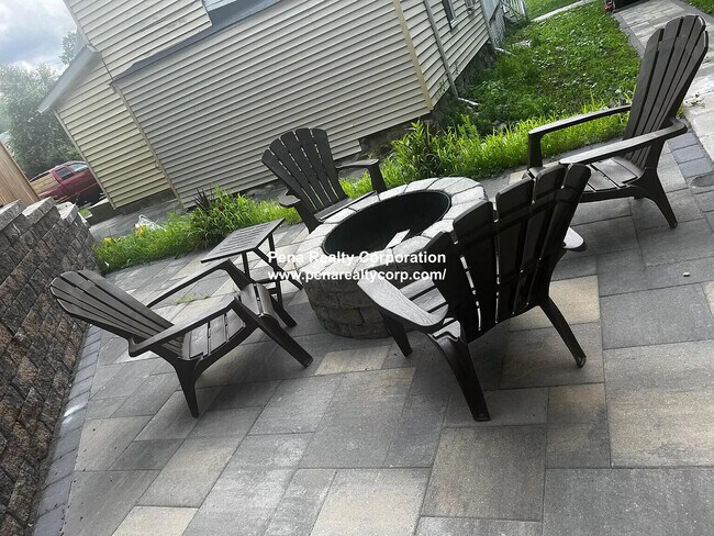 Building Photo - 130 South St