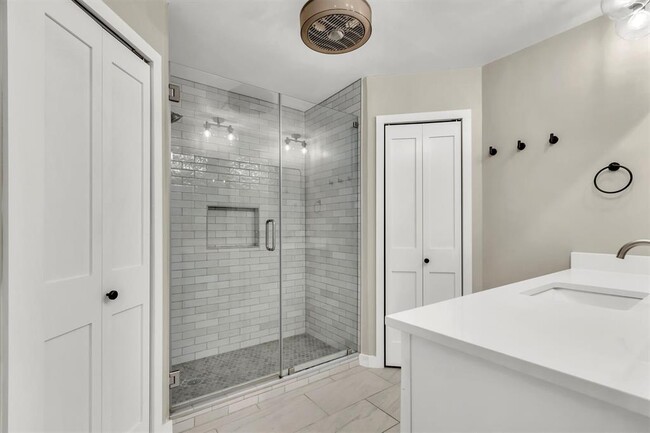 Building Photo - 4805 Gerona Dr