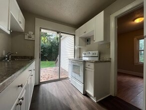 Building Photo - 1256 Edgewood Rd