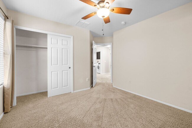 Building Photo - 4 Bedroom Home with Community Pool in Vail...