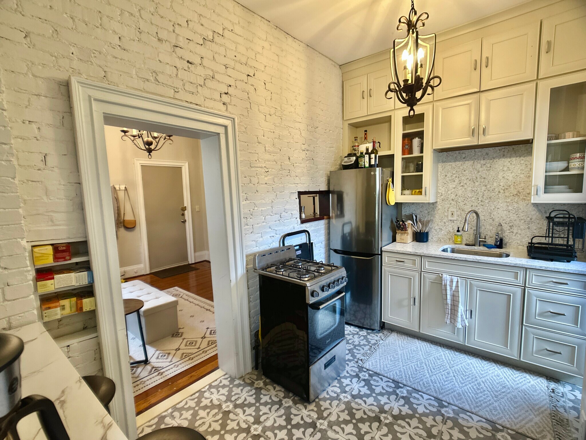 Building Photo - 271 Chestnut Ave