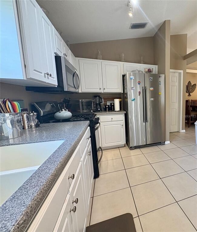 Building Photo - 17744 Esprit Dr