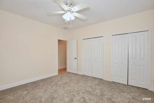Building Photo - 2128 Lucerne Ter