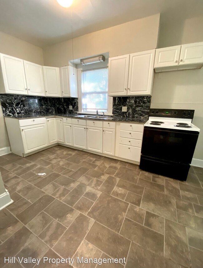 Building Photo - 2 br, 1 bath House - 1111 Hulman