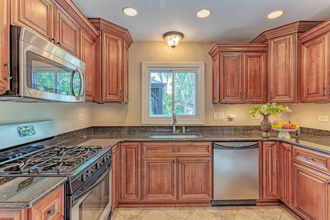 Building Photo - 1490 Paisley Ct