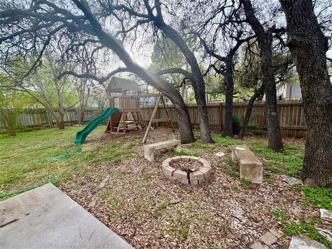 Building Photo - 17844 Park Valley Dr