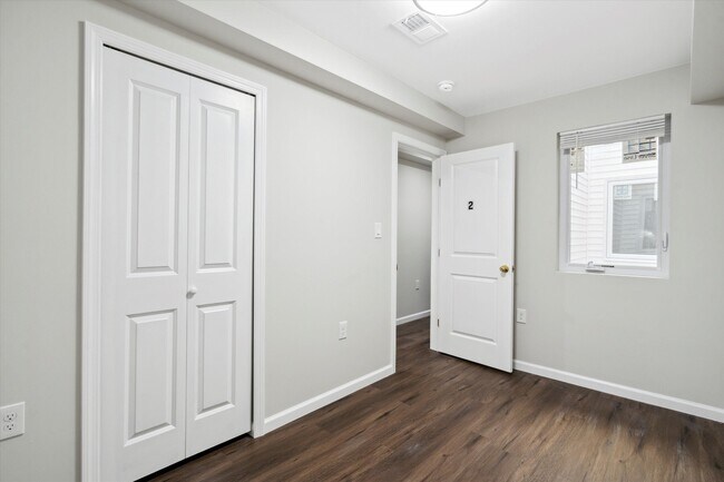 Building Photo - 2025 N 16th St