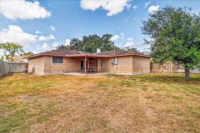 Building Photo - 4109 Fonvilla Cir