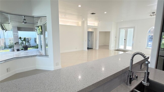 Building Photo - 3767 Oak Ridge Cir