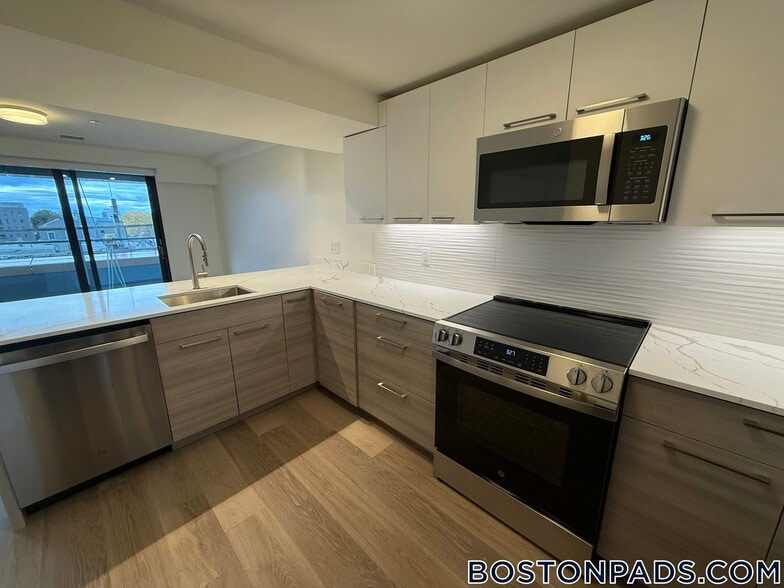 Building Photo - 1079 Commonwealth Ave