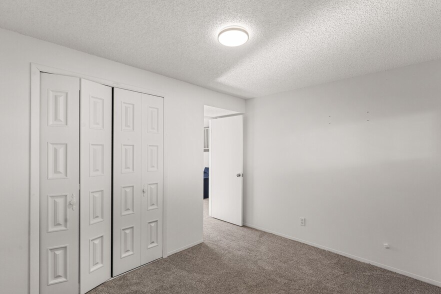 Building Photo - 4612 S Carefree Cir