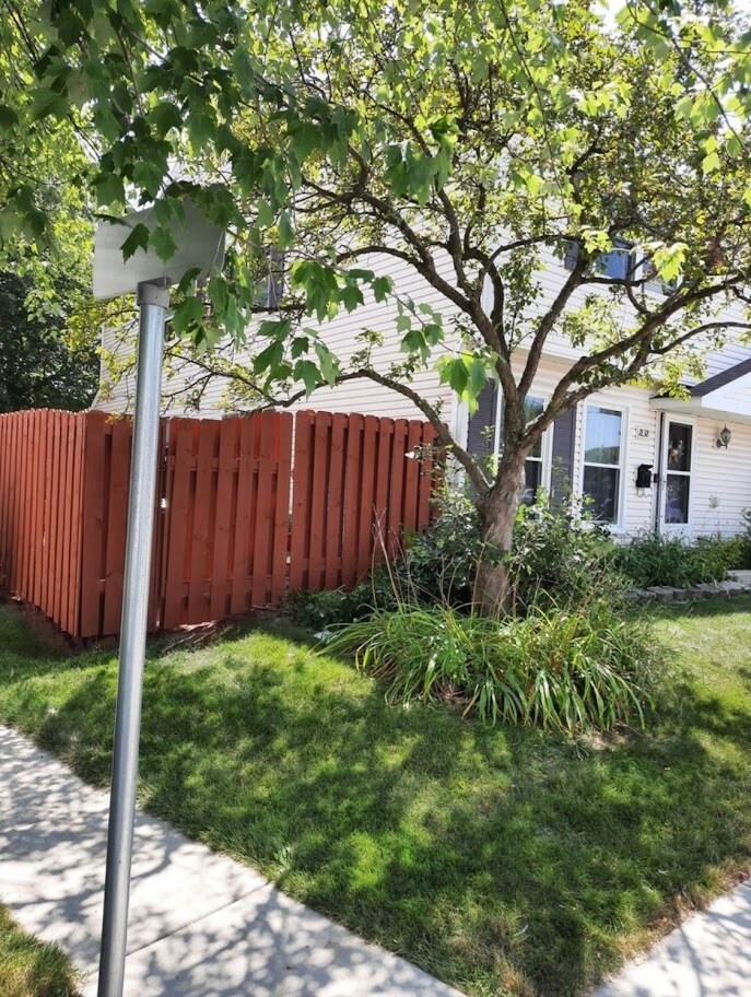 Building Photo - 1838 Jamestown Cir